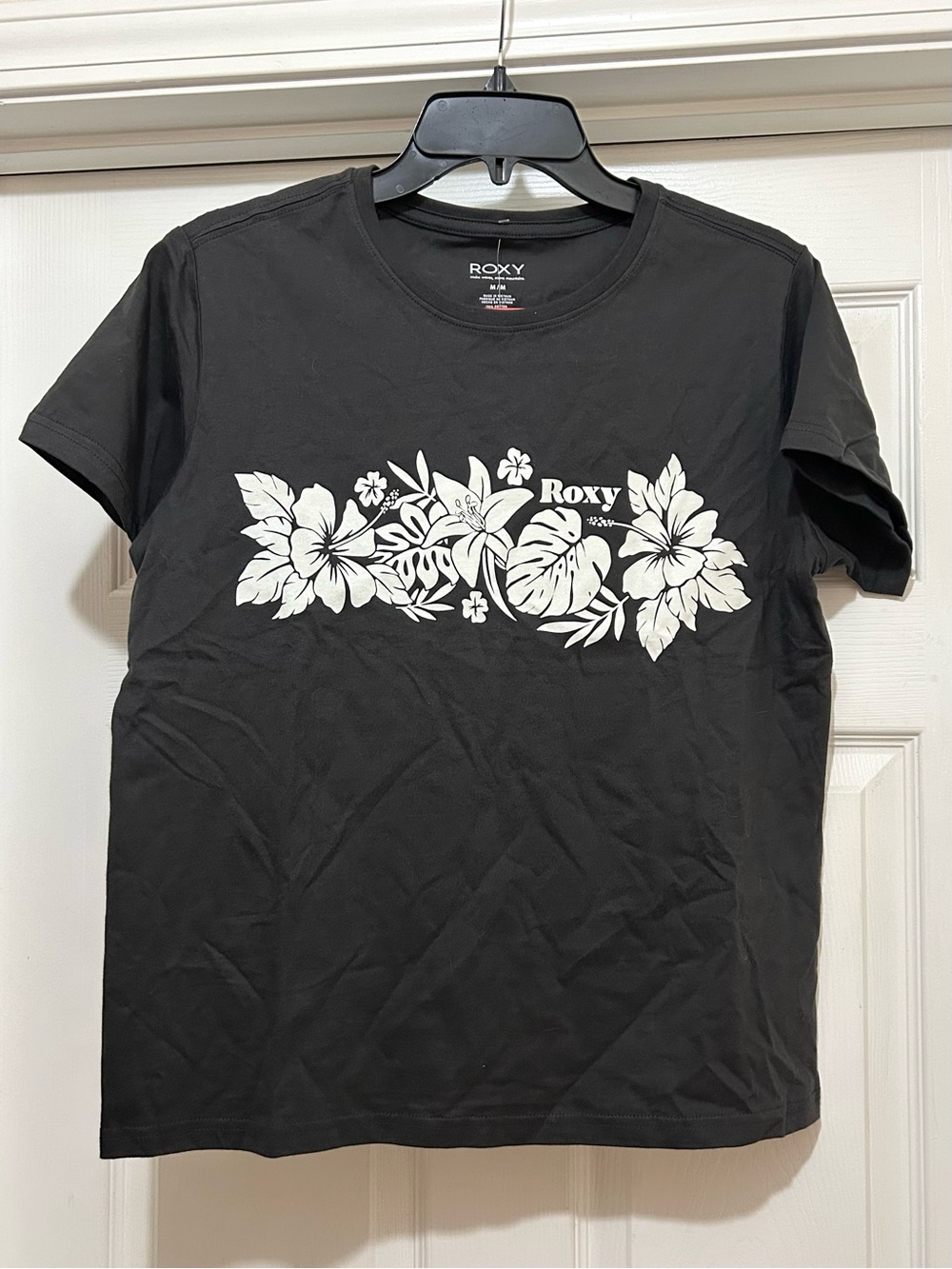 NWT Roxy dark gray Floral Graphic Tee